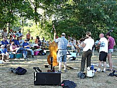 Boule-Club March war zu Gast beim Weisweiler Boule-Club. Die Ofenrohre brachten ein Stndchen.