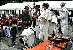 Kurz vor dem Auftritt schnell noch eine Probe