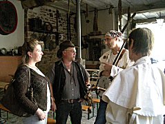 Gesprch mit Besitzern des Mustang