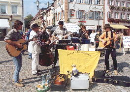 Ofenrohre uaf dem Marktplatz: Jan, Bernhard, Markus, Moni, Torsten